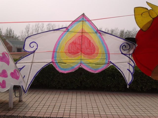 2110的“心连心”风筝