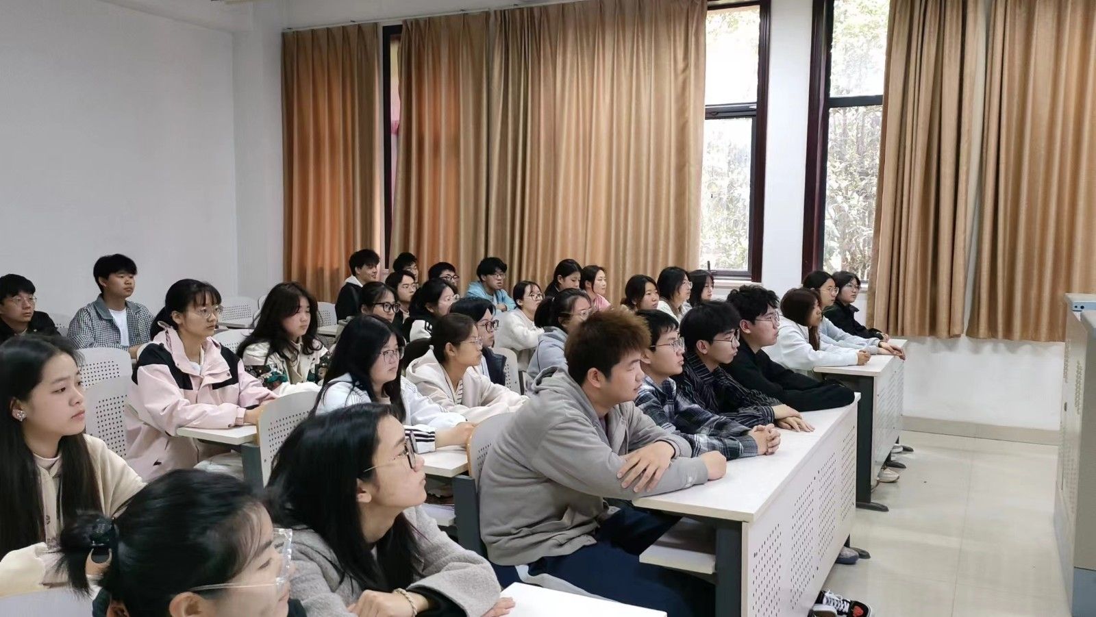 微信图片_20240411183455.jpg 微信图片_20240411183455.jpg