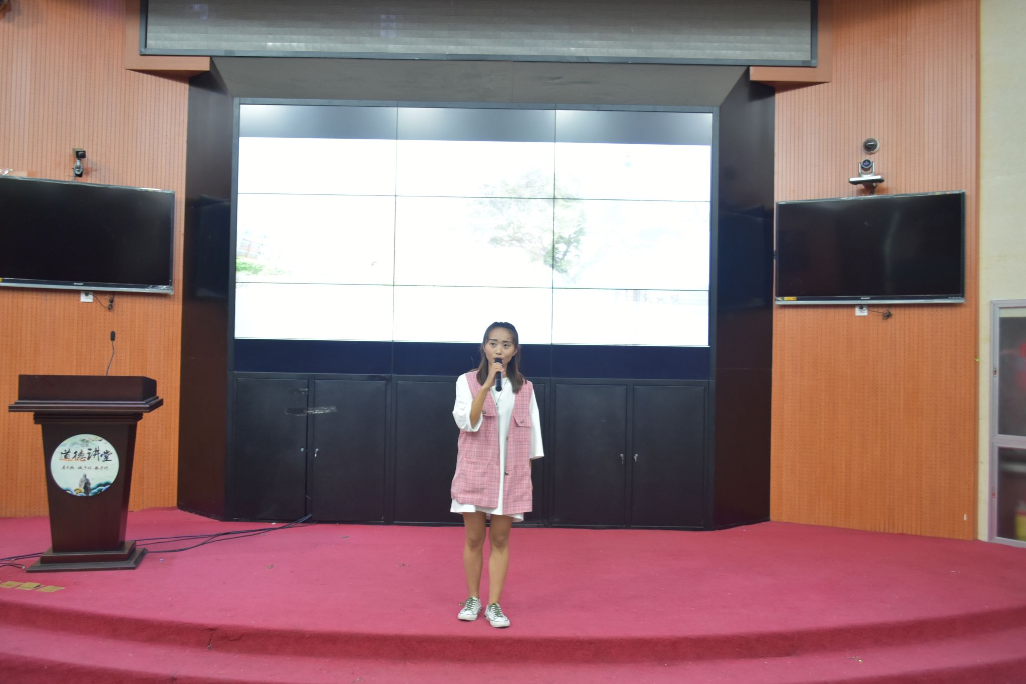 DSC_1526.JPG DSC_1526.JPG