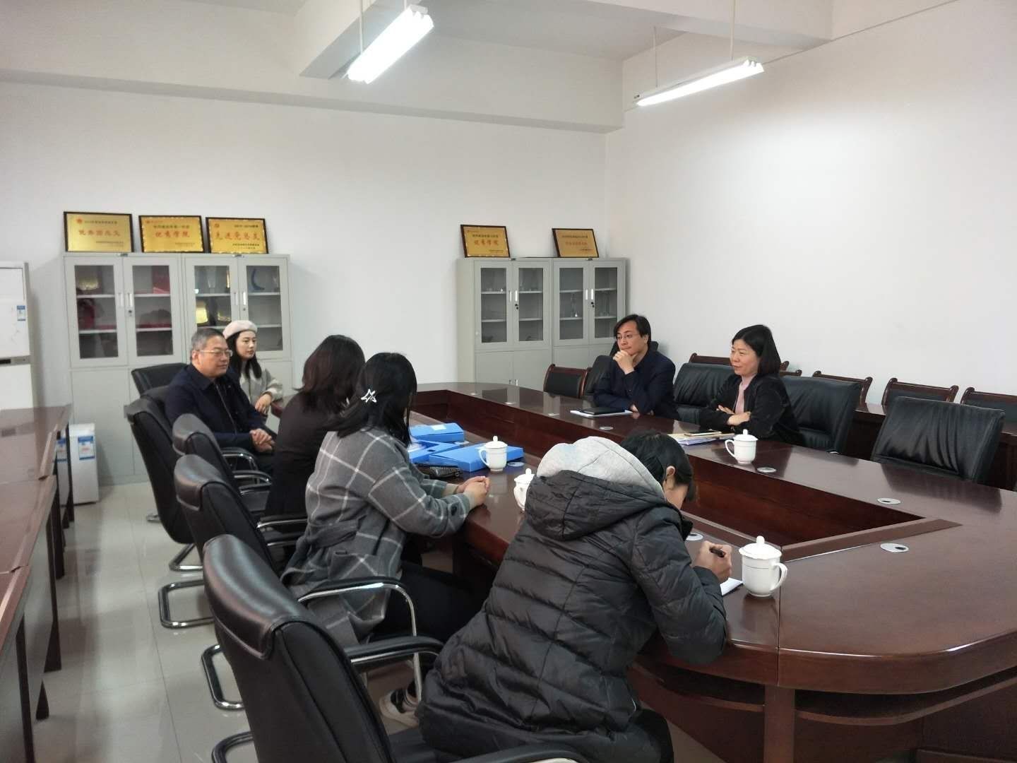 E2364F2D8BB854C3B24430149E1B6E5F.jpg E2364F2D8BB854C3B24430149E1B6E5F.jpg