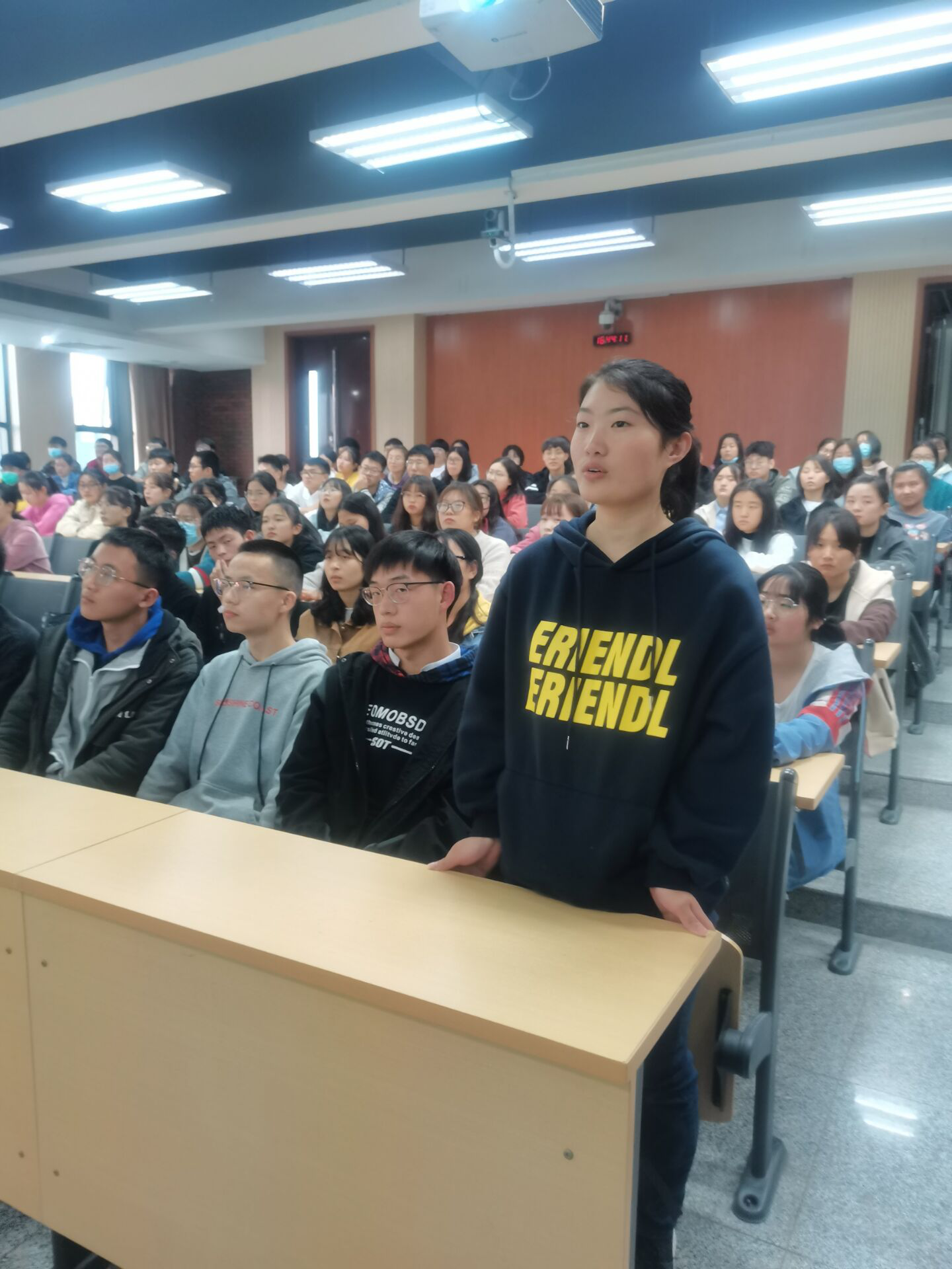 图片c.png 图片c.png