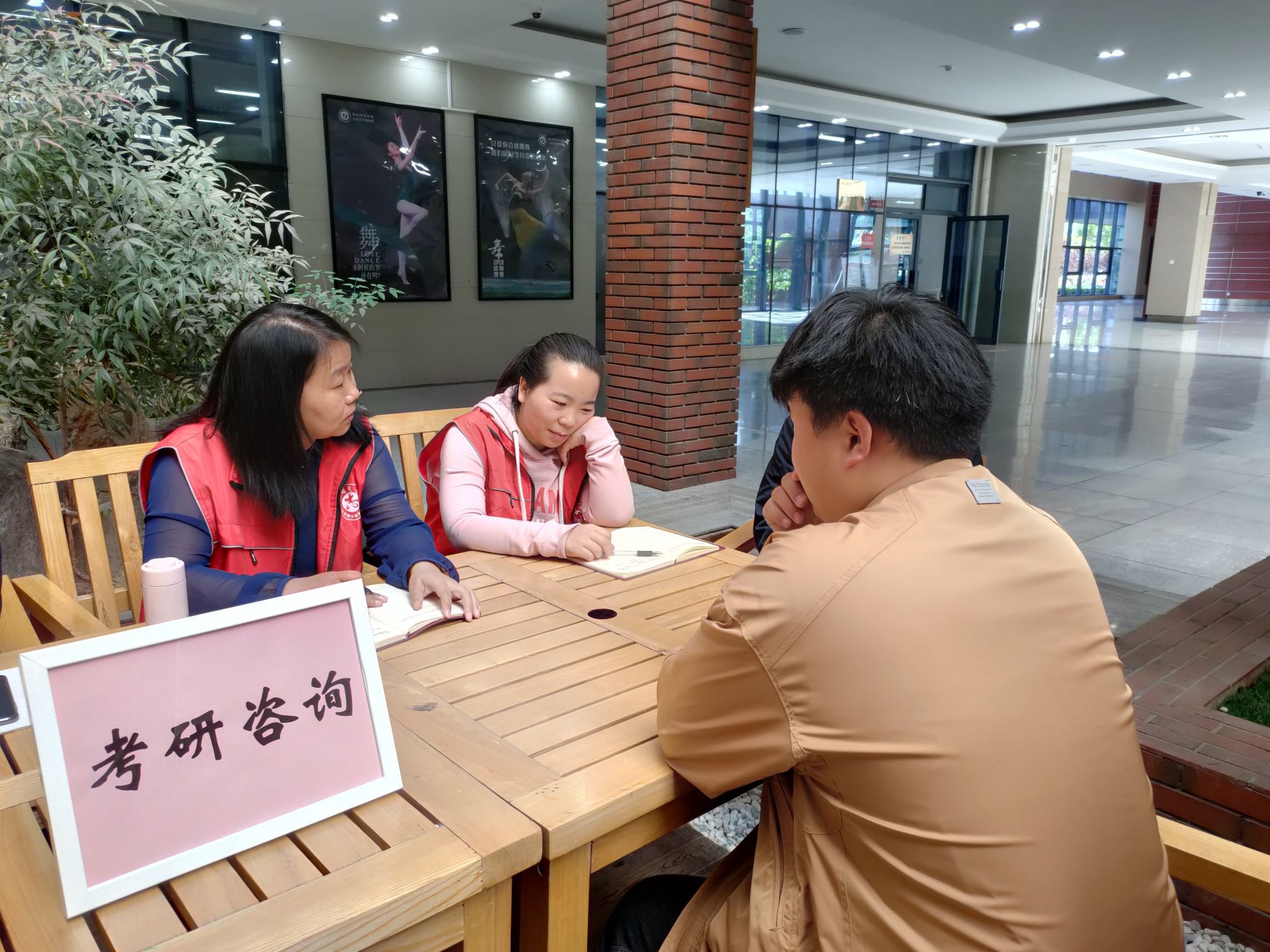 B26CE24FDB0397BFCFB218EDDFCFD957.jpg B26CE24FDB0397BFCFB218EDDFCFD957.jpg