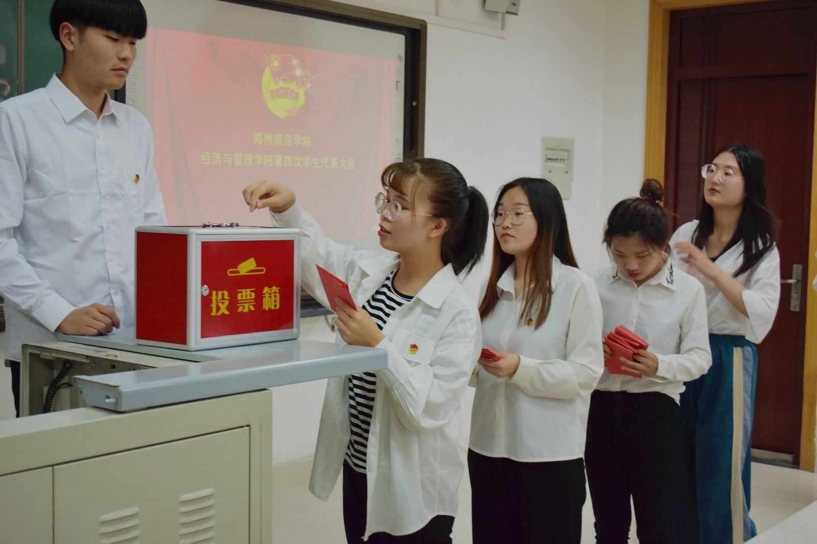 投票.jpg 投票.jpg