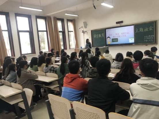 411DBAE7F8178F9A8A90F4F848CA649F 411DBAE7F8178F9A8A90F4F848CA649F